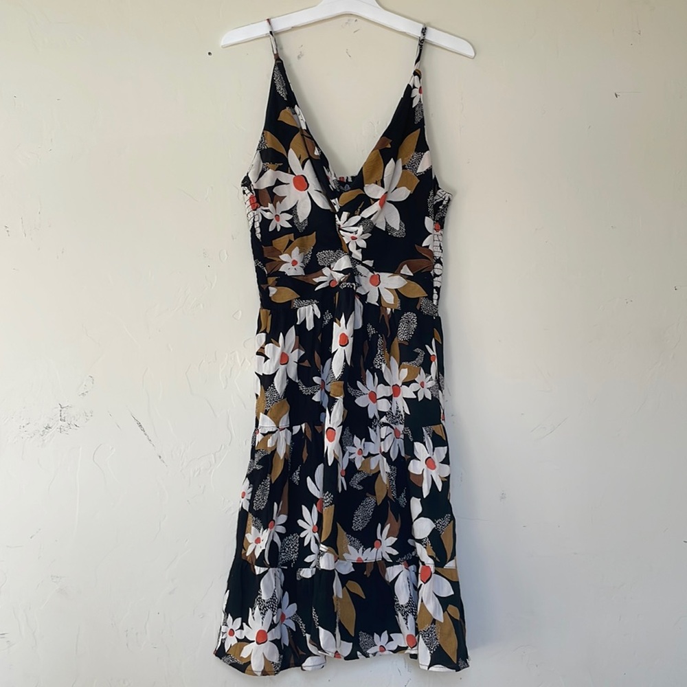 floral dress with keyhole. size M. spaghetti strap. ANGIE brand